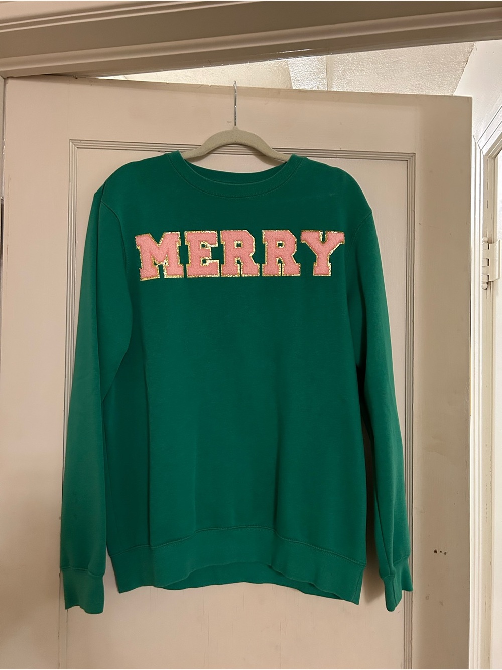 Green 'MERRY' Graphic Sweatshirt